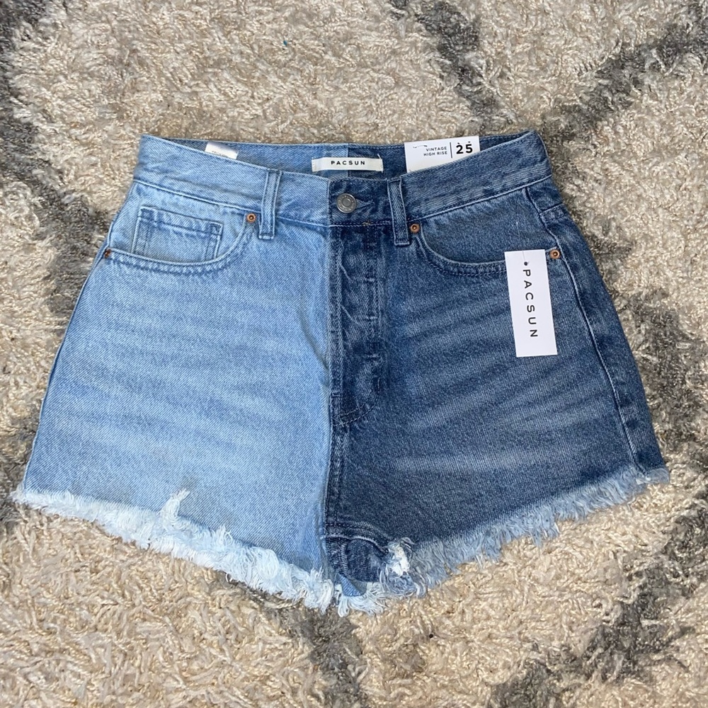 PacSun two tone high rise denim shorts :)